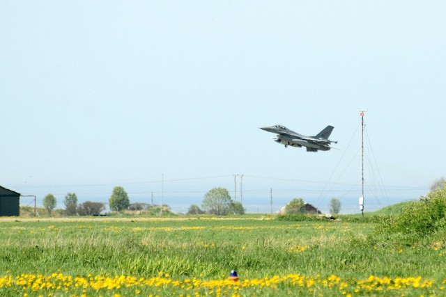 F-16 pro zabezpečení letecké podpory