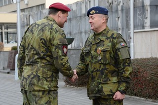  gen. Hasala byl oceněn Pamětní medailí VeV-VA