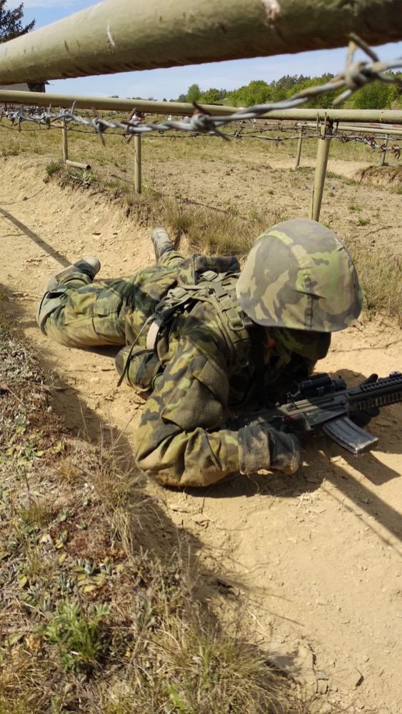  Překonávání tzv. dráhy bojovníka v roušce není nic jednoduchého