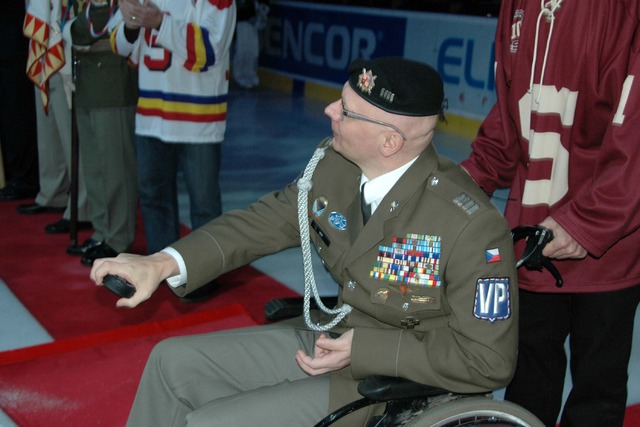 Jiří Schams vhodil úvodní buly