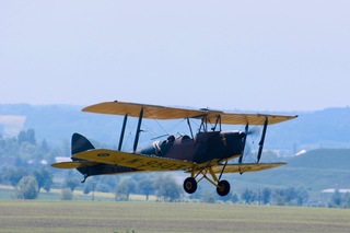 Historický letoun Tiger Moth