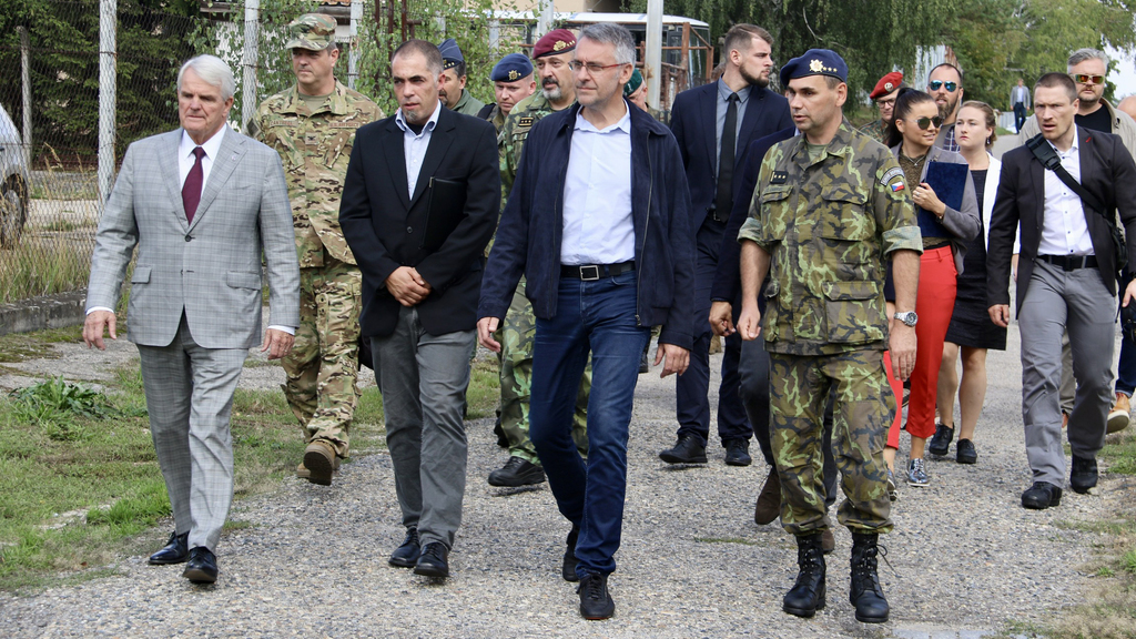 Dynamické ukázky na cvičení Ample Strike 2018 ukázaly naši připravenost a přínos Alianci, řekl ministr obrany v Náměšti