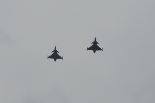 Součástí posledního rozloučení s generálem Liškutínem byl také přelet dvou letounů JAS-39 Gripen