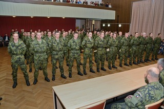  Absolventi šestitýdenního kurzu základní přípravy