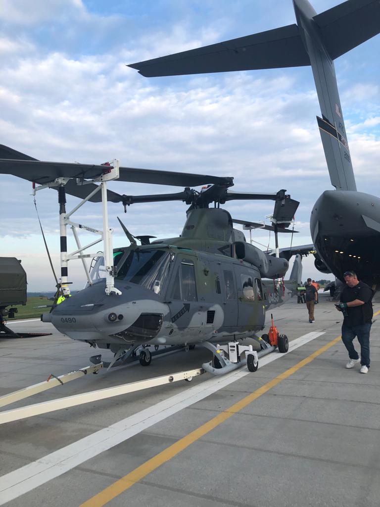 22. základna vrtulníkového letectva dnes dostala z USA také první víceúčelový vrtulník UH-1Y Venom. Dohromady tak už má čtyři nové americké vrtulníky systému H-1. 