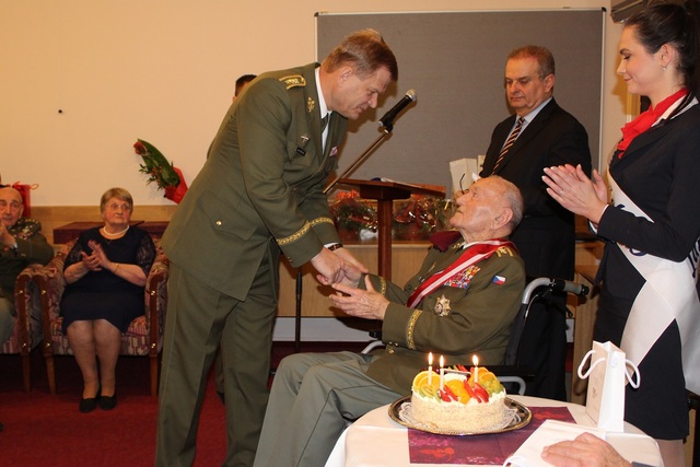  Gen. Klemeš oslavil devadesáté páté narozeniny