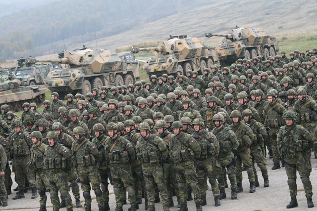  K zahájení obranné operace Ground Pepper 2014 se v neděli 19. října uskutečnil nástup jednotek 22. MNTF