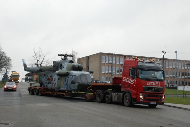 Pozemní přeprava dopravních vrtulníků Mi-171š do LOM Praha s.p.