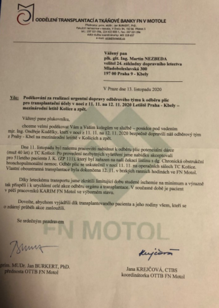 O stavu pacientů,  pro které byl orgán přepraven, jsou letci pravidelně informováni