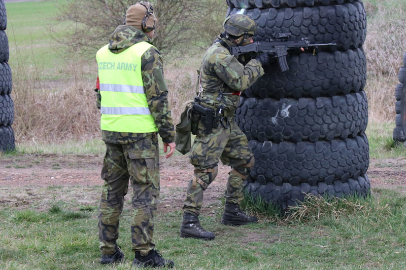 Simulace bojových střeleb z různých pozic
