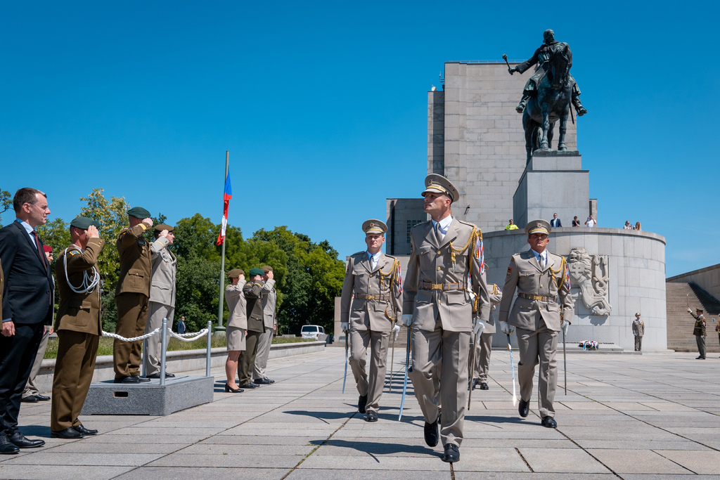 Na Čestném dvoře Národního památníku v Praze na Vítkově se uskutečnil slavnostní ceremoniál 