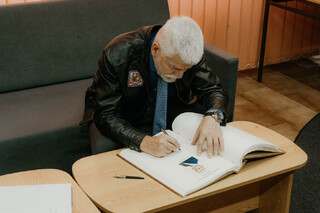 Prezident republiky se setkal s vojáky těžké brigády v Přáslavicích