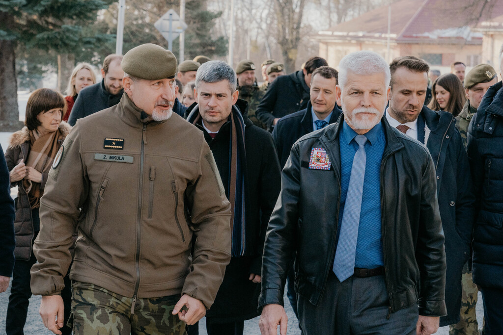Prezident republiky se setkal s vojáky těžké brigády v Přáslavicích