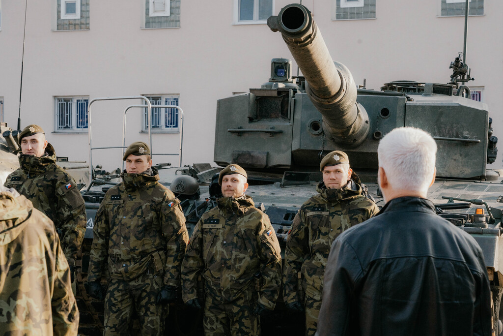 Prezident republiky se setkal s vojáky těžké brigády v Přáslavicích