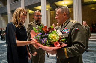 Generál Miroslav Hlaváč jmenoval nové plukovníky a předal čestné odznaky