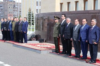 Delegations in front of the Ministry of Defence in Yerevan