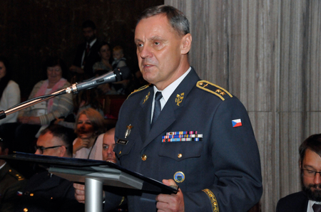 Generálmajor Jiří Verner poděkoval nejen vojákům za jejich vynikající reprezentaci, ale také rodinným příslušníkům za podporu, kterou jim poskytovali