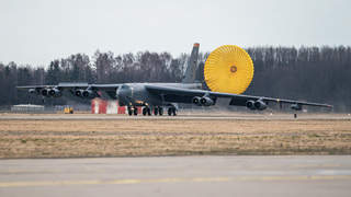Americký bombardér B-52 cvičně přistál v Mošnově