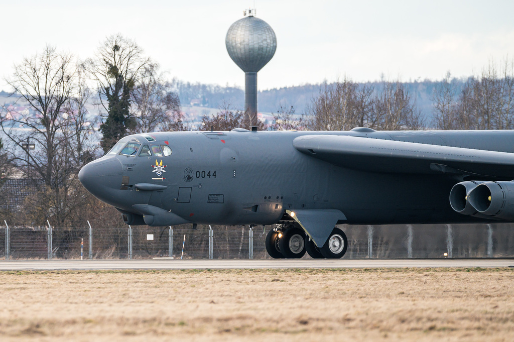 Americký bombardér B-52 cvičně přistál v Mošnově