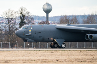 Americký bombardér B-52 cvičně přistál v Mošnově