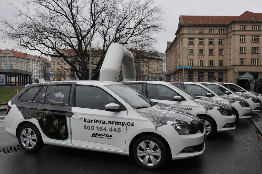 Nová vozidla Škoda Fabia pro rekrutační střediska AČR