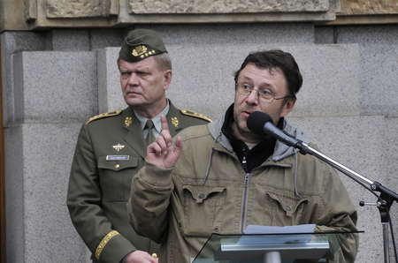 Autor polepů s armádní tématikou akademický malíř Pavel Holý vysvětlil svůj tvůrčí nápad