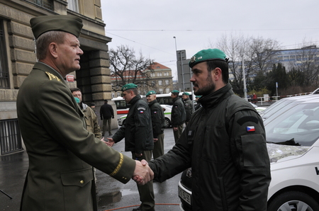 Tucet nových vozů Škoda Fabia bude pomáhat s rekrutací do Armády ČR