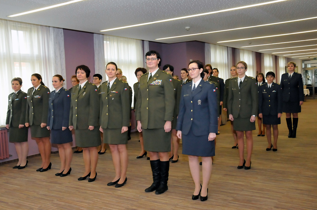 Účastnice adventního setkání s náčelníkem  Generálního štábu Armády České republiky v hotelu DAP