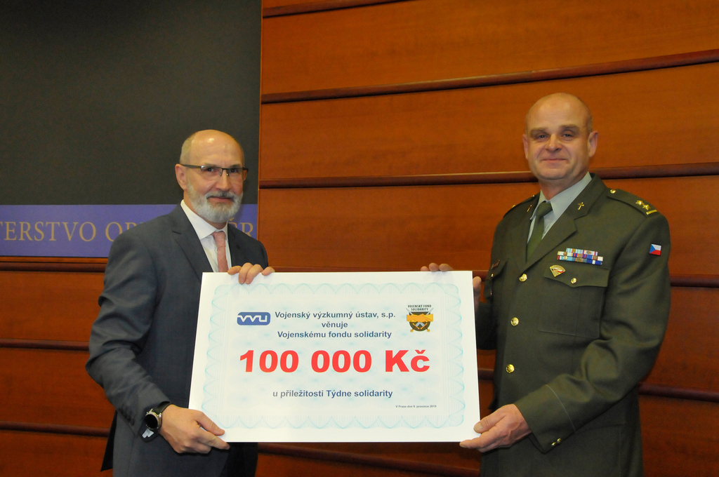 Vojenský výzkumný ústav věnoval 100 tisíc korun 
