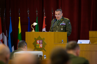 Zástupce náčelníka Generálního štábu AČR generálporučík Miroslav Hlaváč na workshopu k využití umělé inteligence v Armádě ČR