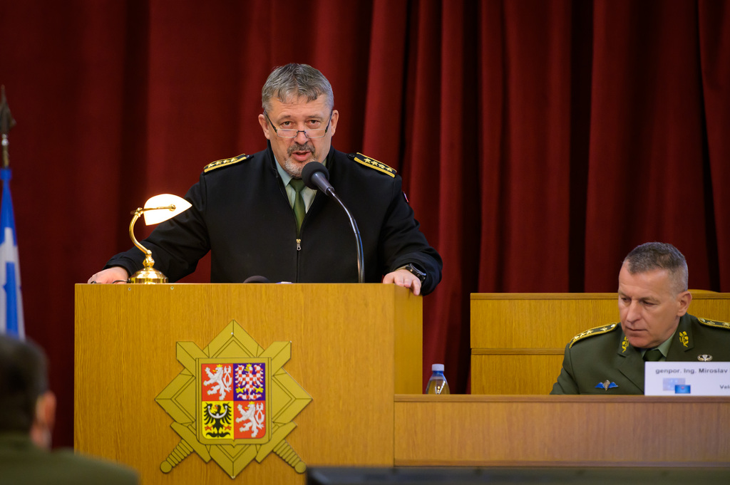 Náčelník Generálního štábu AČR armádní generál Aleš Opata na workshopu k využití umělé inteligence v Armádě ČR