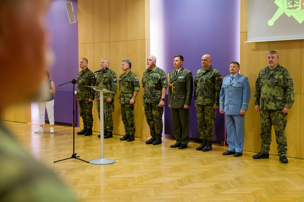 Slavnostního ceremoniálu se zúčastnili velitelé sil