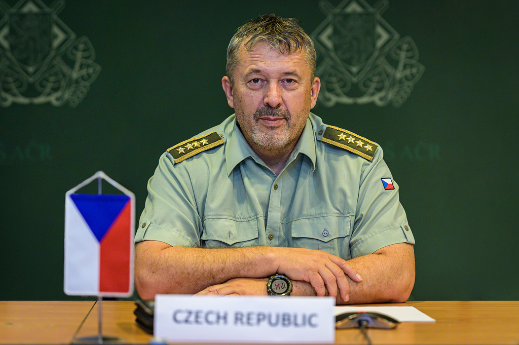 Za Českou republiku se videokonference zúčastnil NGŠ AČR armádní generál Aleš Opata