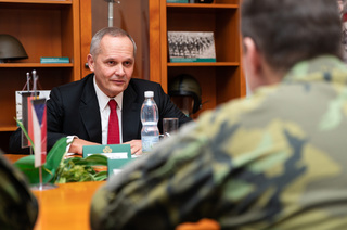 Velvyslanec Spolkové republiky Německo Andreas Künne během jednání