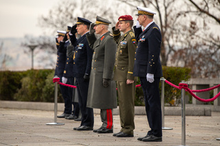 Generálové během slavnostního aktu na Vítkově