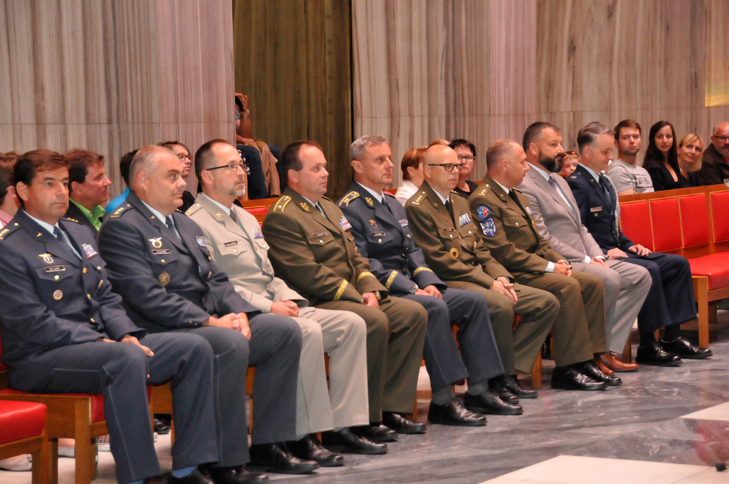 Čestní hosté slavnostního nástupu