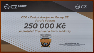 Symbolický šek v hodnotě 250 000 korun