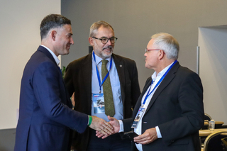 (vlevo) Emmanuel Gendry z francouzské armády, (uprostřed) Olivier Fort, KNDS, (vpravo) Dominique Guillet, KNDS