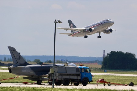 Nechyběl ani vládní letoun Airbus A319