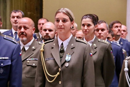 Na zahraniční misi působily i mladé ženy