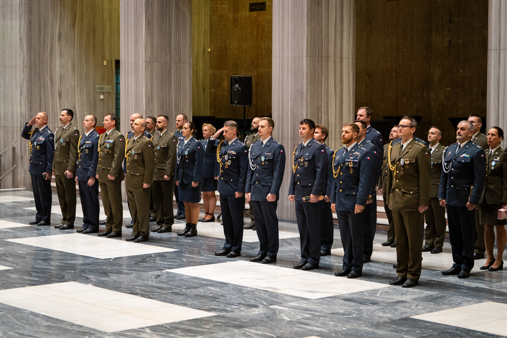 Návrat do vlasti a poděkování za službu v zahraničí