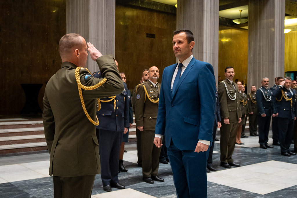 Návrat do vlasti a poděkování za službu v zahraničí