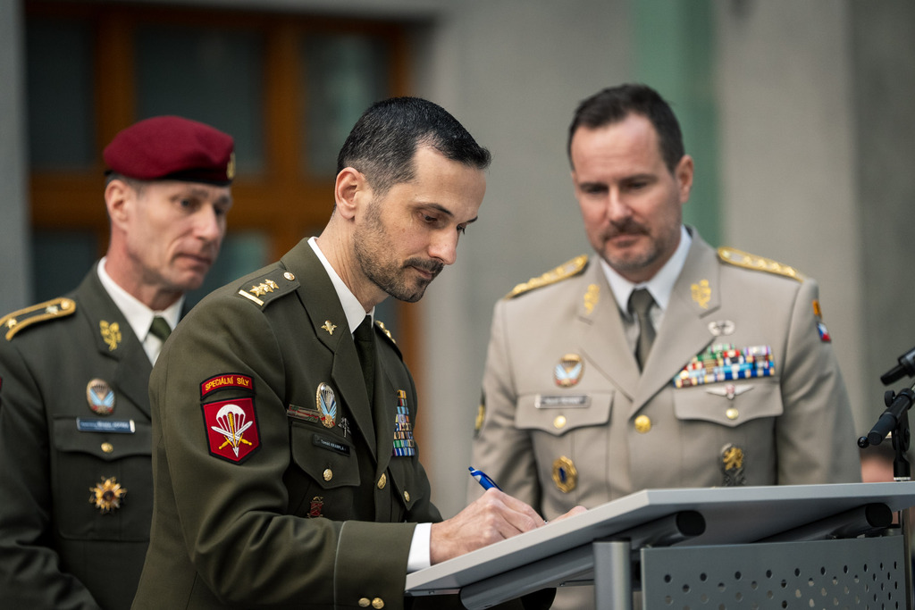 Speciální síly vstupují do nové etapy: generál Hofírek předá velení plukovníku Kramplovi