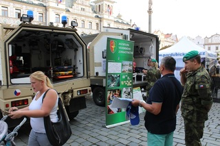 Agentura vojenského zudravotnictví představila zdravotnická vozidla a vybavení