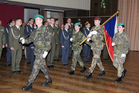 Meč pro nejlepšího absolventa praporčického kurzu míří opět do Chrudimi 