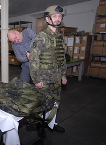 Balistické vesty poskytují úroveň balistické ochrany IV