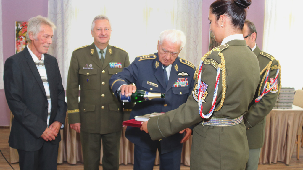 Armádní hudba oslavila své kulatiny knihou