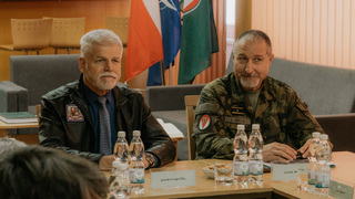 Ilustrační obrázek ke článkuPrezident republiky se setkal s vojáky těžké brigády v Přáslavicích