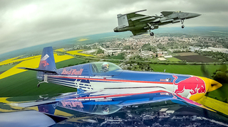 Dny NATO zpestří nevšední vystoupení Martina Šonky a pilota gripenu Iva Kardoše