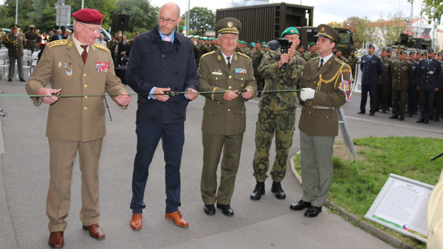 Armádní chemici slaví výstavou 100. výročí svého vzniku